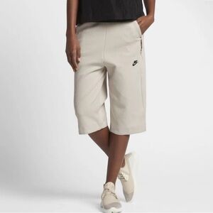 NIKE Tech Pack Fleece Active Sports Capri Pants Women’s Sz S